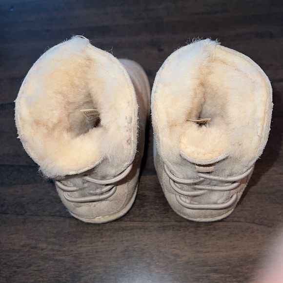Baby Ugg Boots Like New Size Small Ugg Boots Boy Or Girl Ugg Boots - Picture 4 of 7